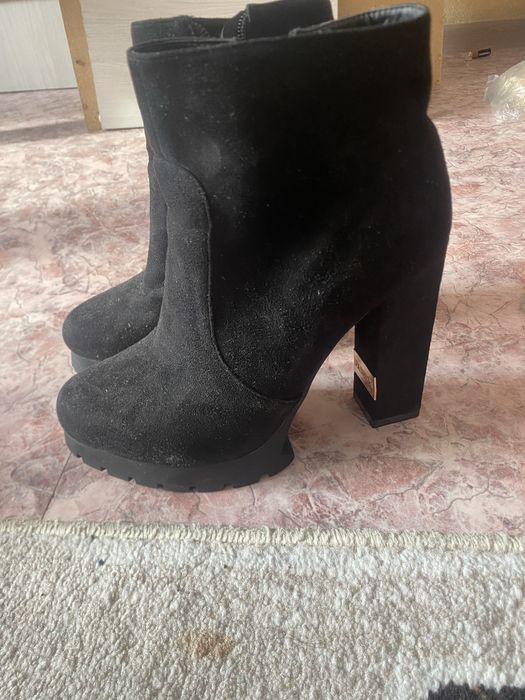 Продам весна-осень