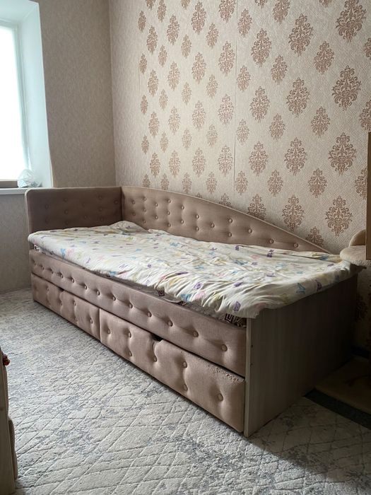 Продам кровать с матрасом торг