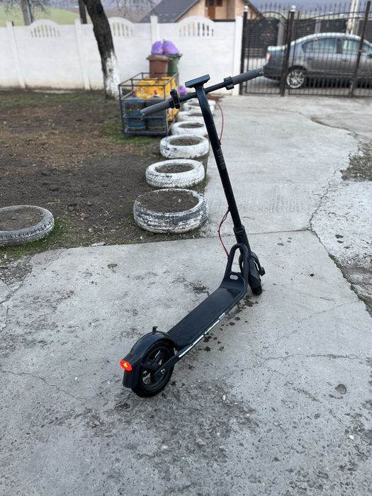 trotineta NAVEE v40i