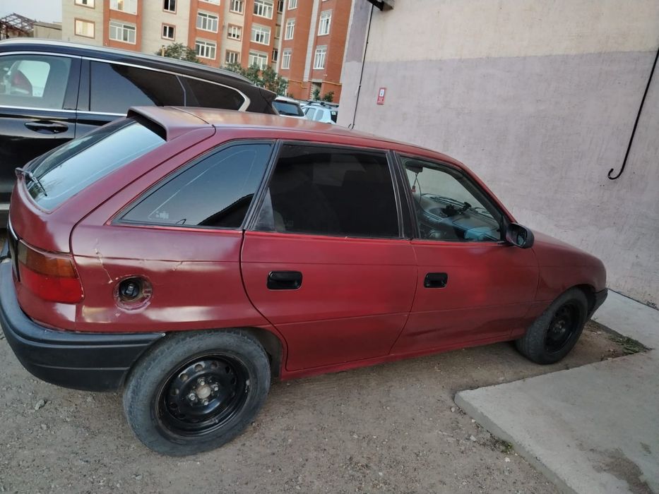 Продам машину опел Астра