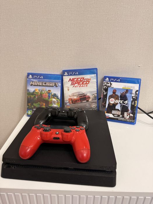 Продам PlayStation 4