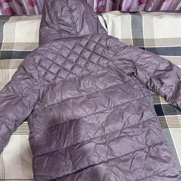 Продам куртку на девочку