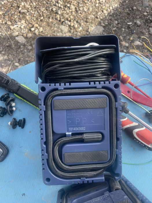 Мощни компресорчета за помпане на гуми 300w