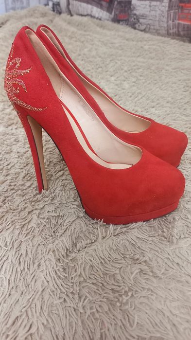 Замшевые туфли  сатылады