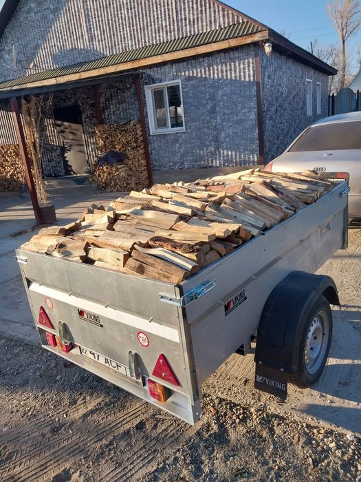 Дрова рубленые колотые.