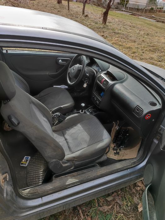 Opel corsa 1.0 на части