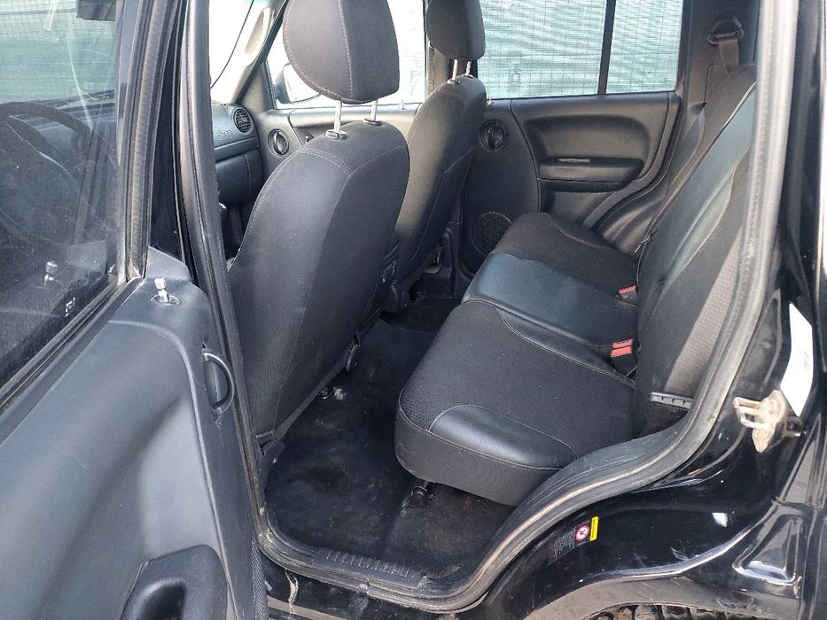 Vand jeep cherokee 2.5 manual