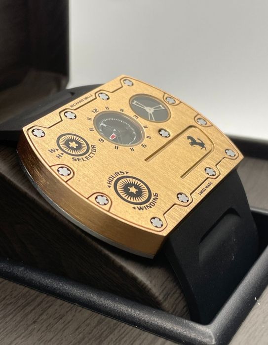 Qo'l soati Ferrari RM × Richard Mille erkaklar uchun