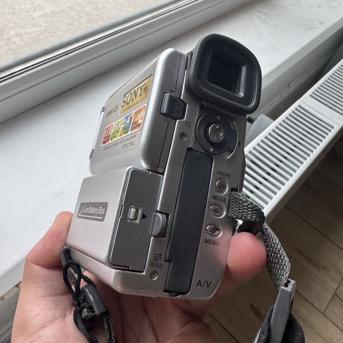 Видеокамера Sony типа VHS ретро реквизит