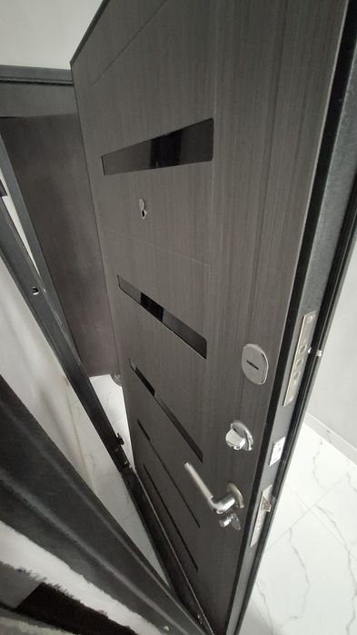 Продаётся дверь в отличном состоянии