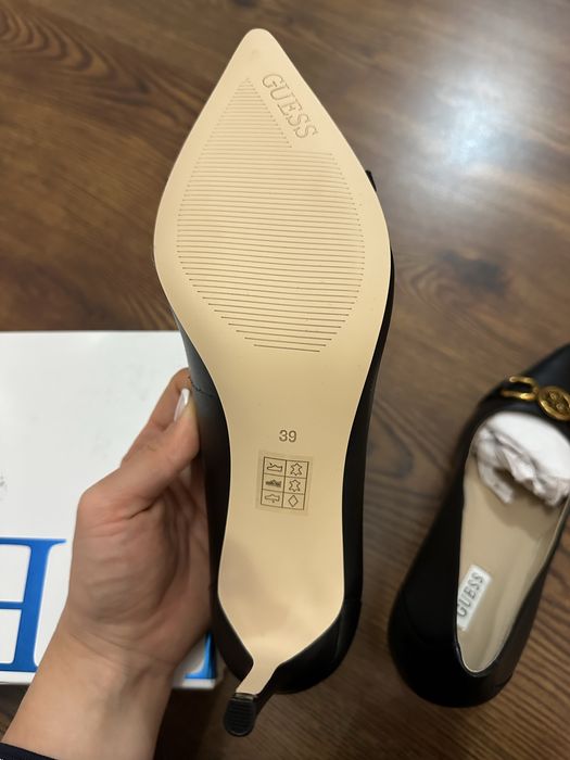 GUESS дамски обувки