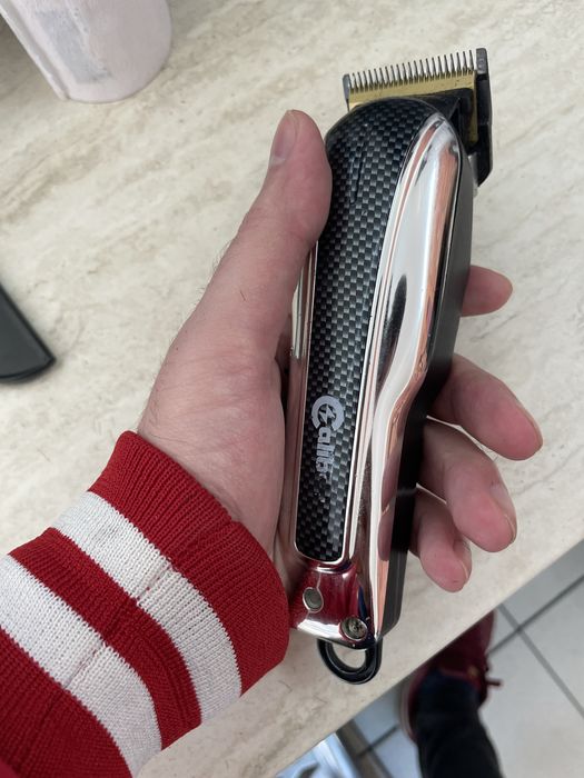 Mașină de tuns Caliber 9mm