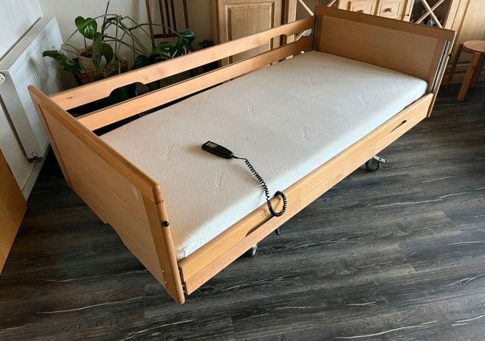 Pat electric medical pentru persoane cu dizabilitatii