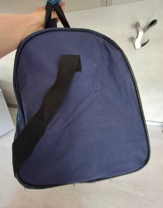 Платнен туристически сак и 2 броя раници за пътуване