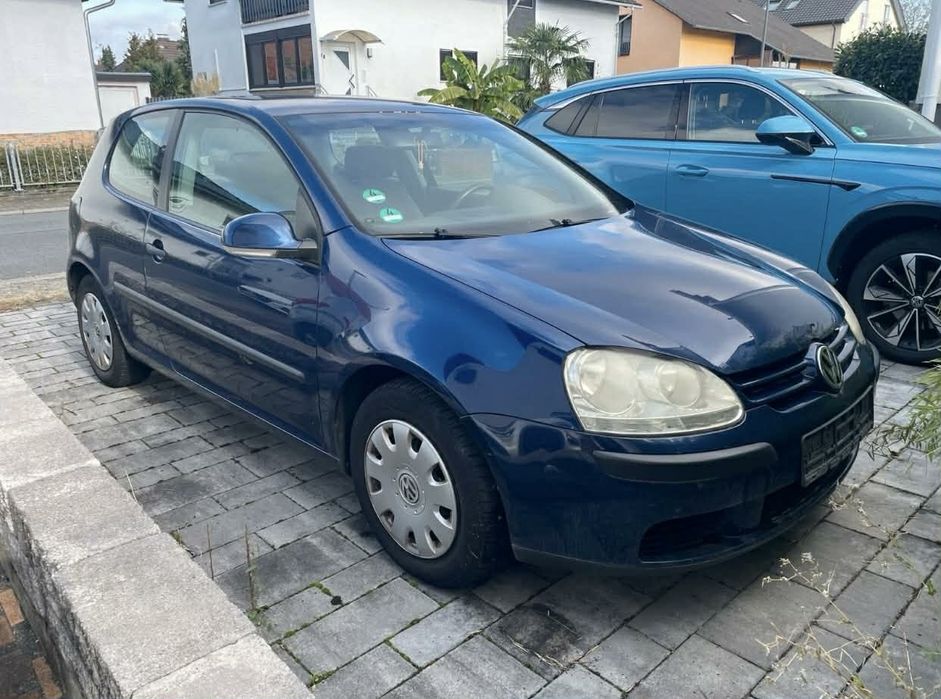 Продавам голф 5 1.9tdi 105ph