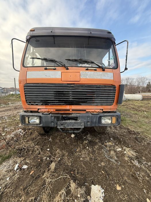 Камион Мерцедес каска 2222  216 кс 1990г на части