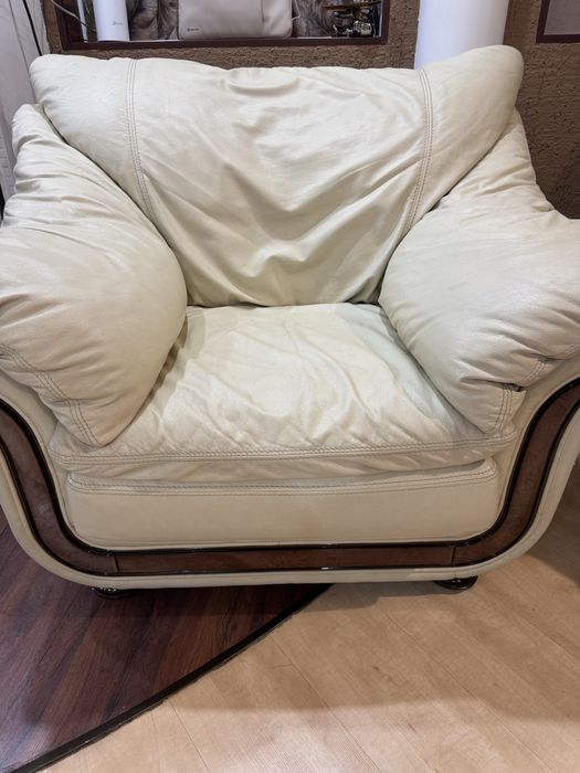 Продам комплект диван+2 кресла