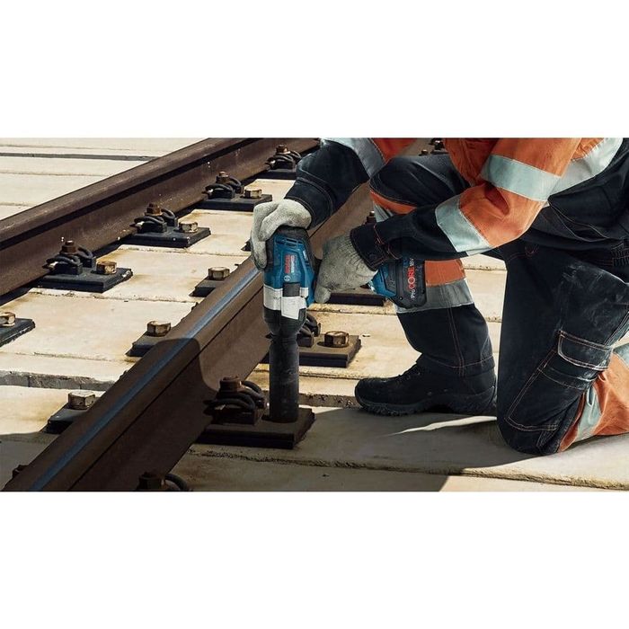 BOSCH original Аккумулятор гайкавёрт GDS 18v-1000 solo
GDS 18V-100