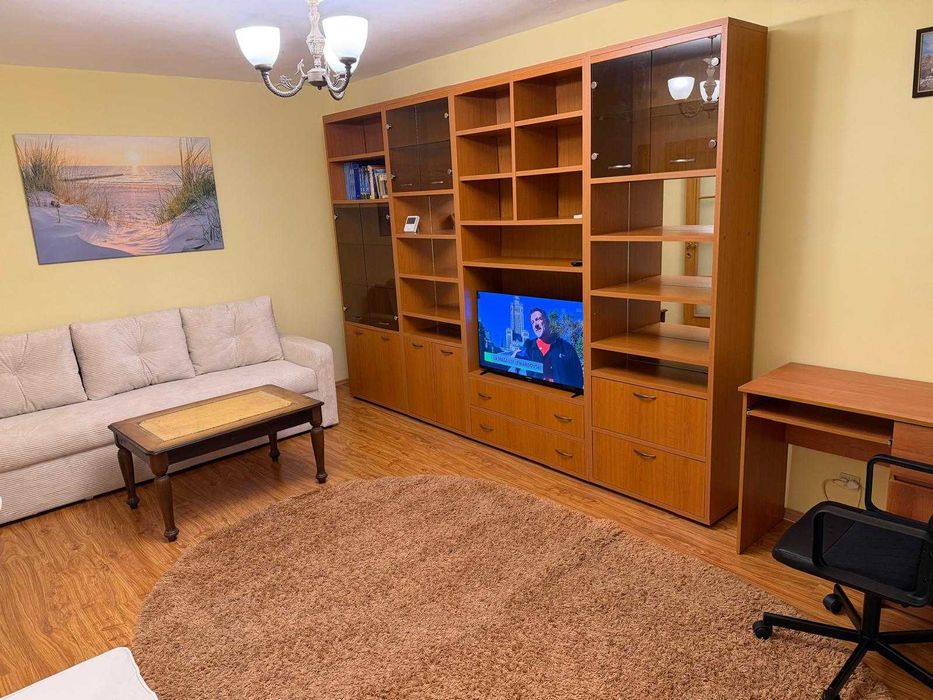 Inchiriere apartament două camere decomandat Dristor (centrala proprie si loc de parcare platit)