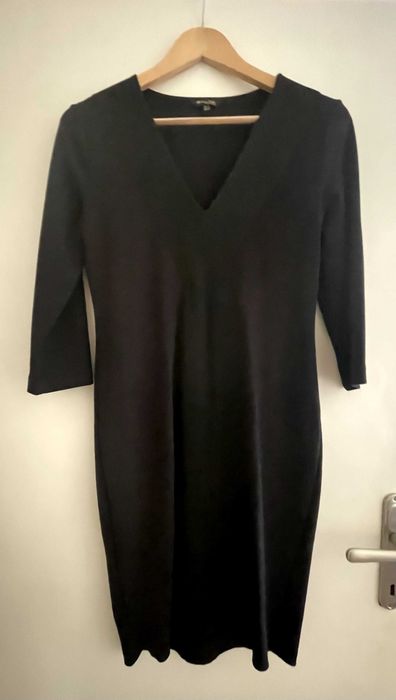 Черна рокля Massimo Dutti