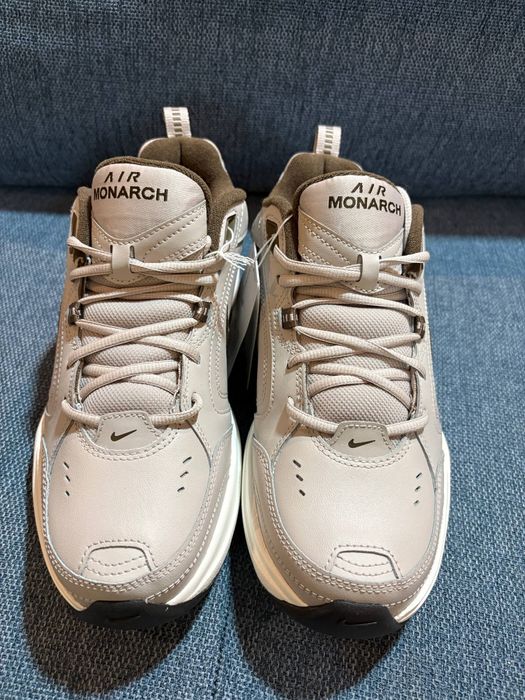 Кроссовки Nike Monarch 4