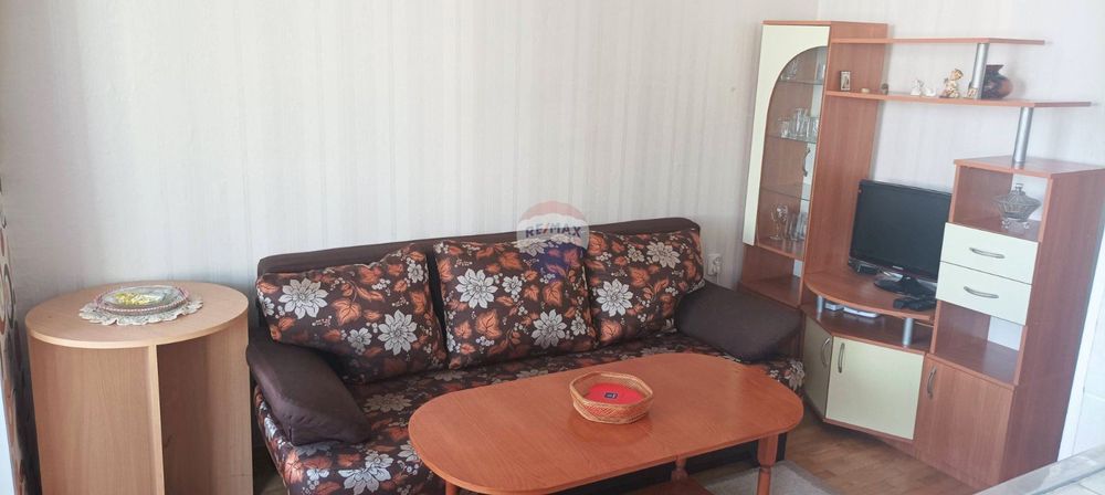 Обзаведена панелна гарсониера под наем, кв."Възраждане", гр.Варна, ЙГ