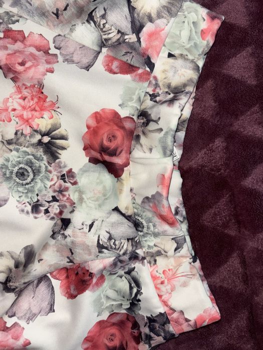 Fusta cu imprimeu floral