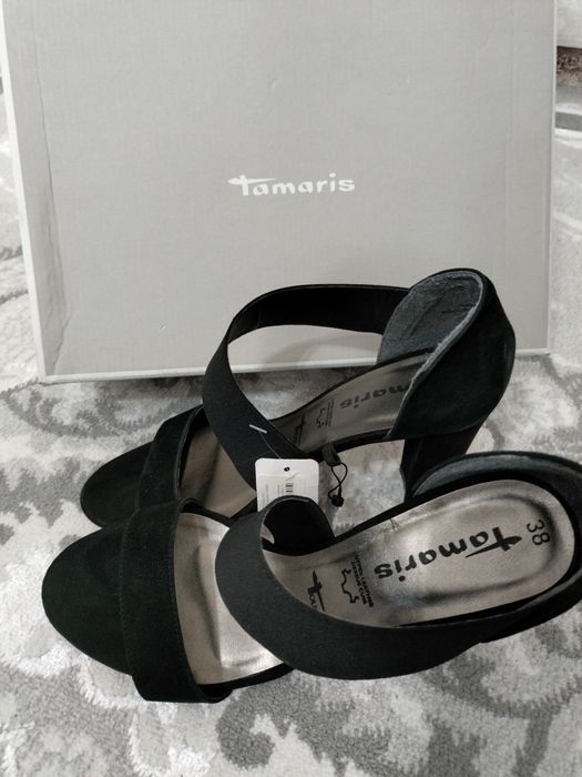 Продам брендовые босоножки (новые)