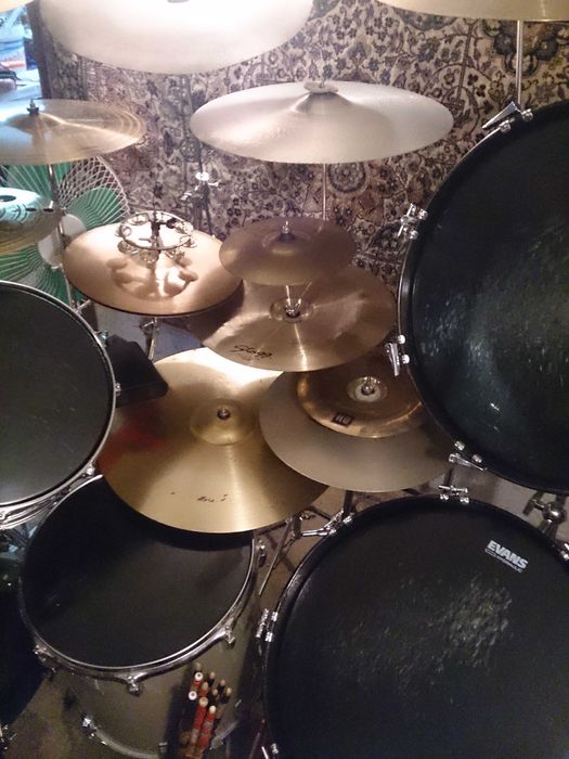 Голям комплект барабани Амати