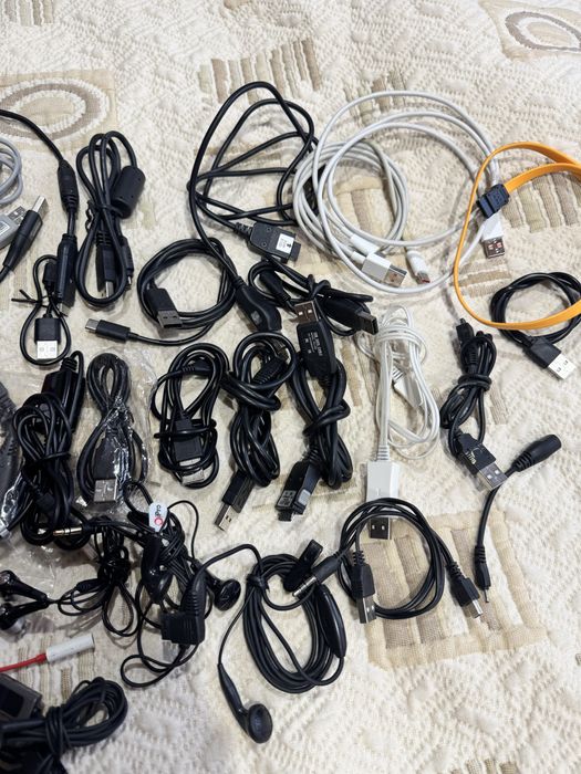 зарядни, кабели, слушалки, handsfree Nokia, Samsung, Sony Ericson