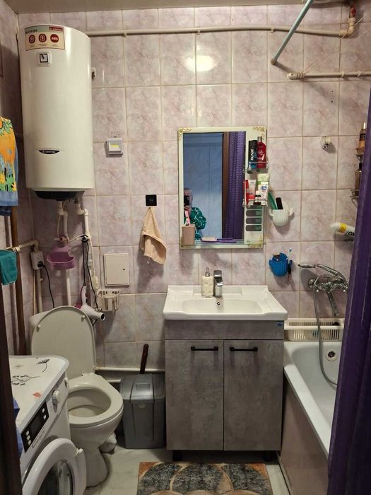 Продам 3 ку ломоносова 8