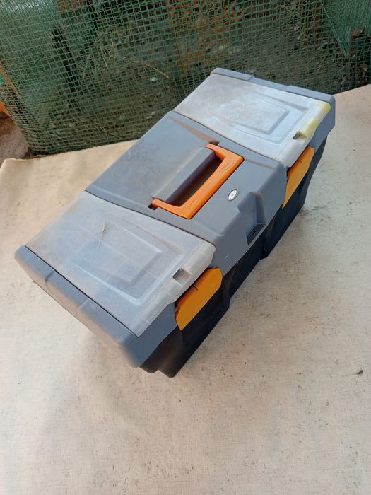 Ящик для хранения инструмента .