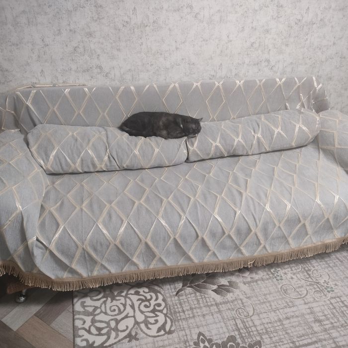 Диван б/у коричневый