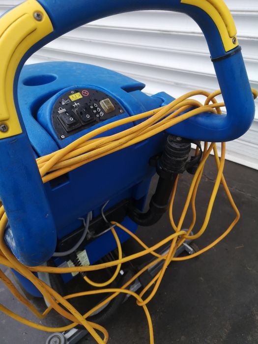 Подопочистваща Машина Nilfisk Scrubtec  на 220V  За всички Настилки