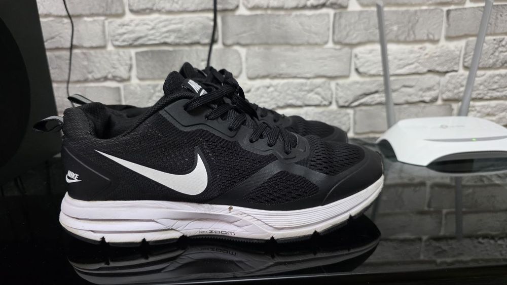 Оригинальные кроссы Nike