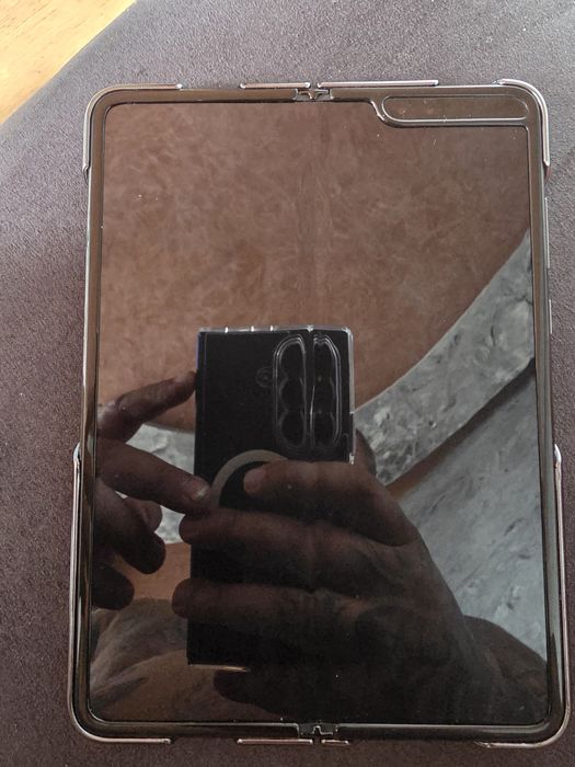 Продавам Samsung fold 1  512gb 12ram 1