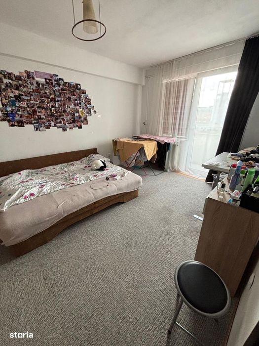 Vand apartament o camera Centru