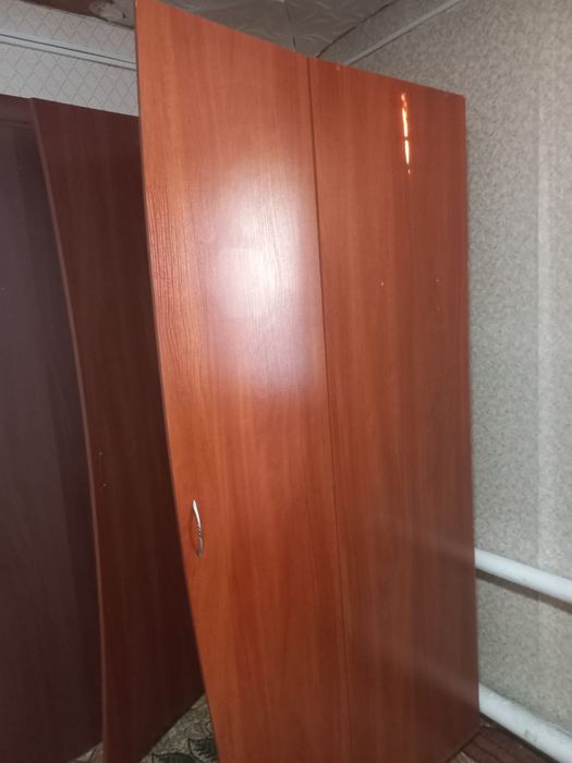 Продам шкаф в прихожую, спальню