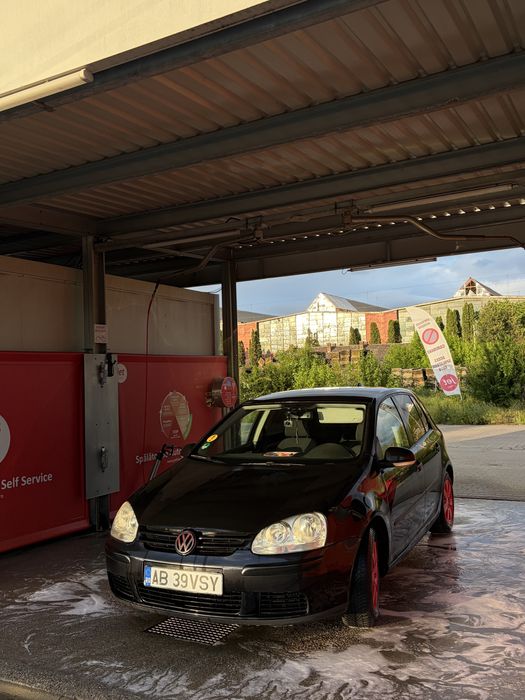 Vand golf 5 1.4 aspirat fac si unele schimburi