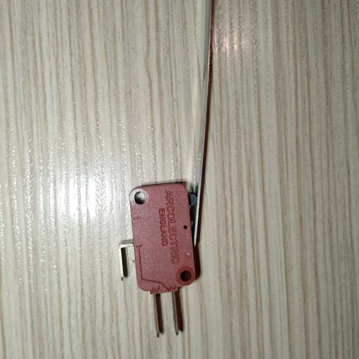 Microîntrerupător (Microswitch) 16A 250V – Pentru Cuptor Microunde / Electrocasnice