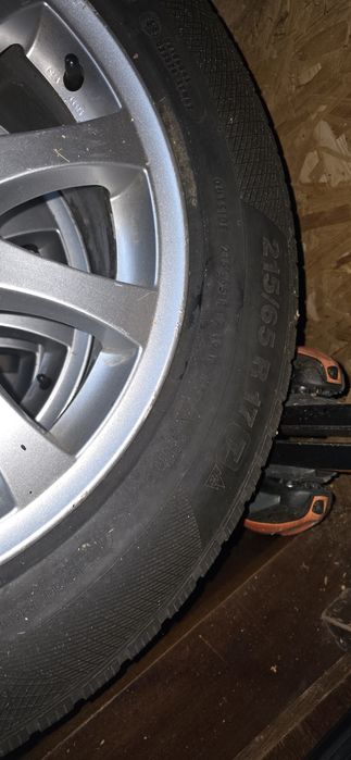Jante aliaj cu anvelope de iarnă Continental 215/65/17 VW 4500 lei