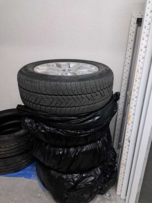 Зимни колела на BMW X5 F15 225/45R18 Pirelli