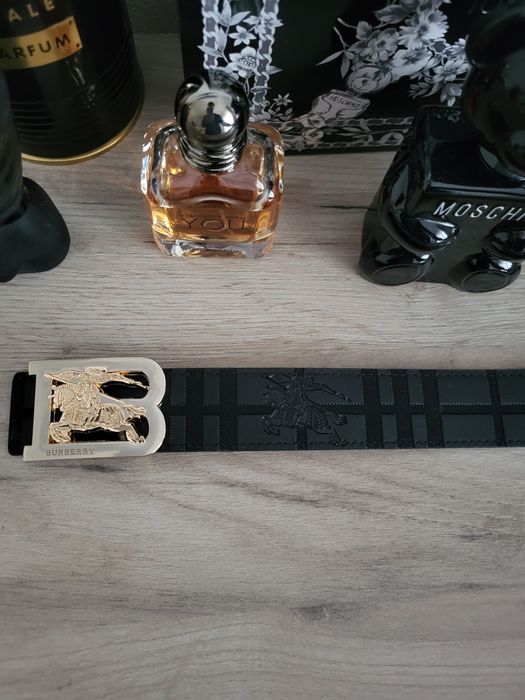 Curea Burberry cu 2 fete