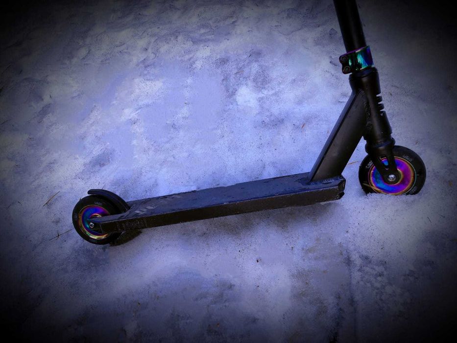 Самокат трюковой в отличном состоянии.