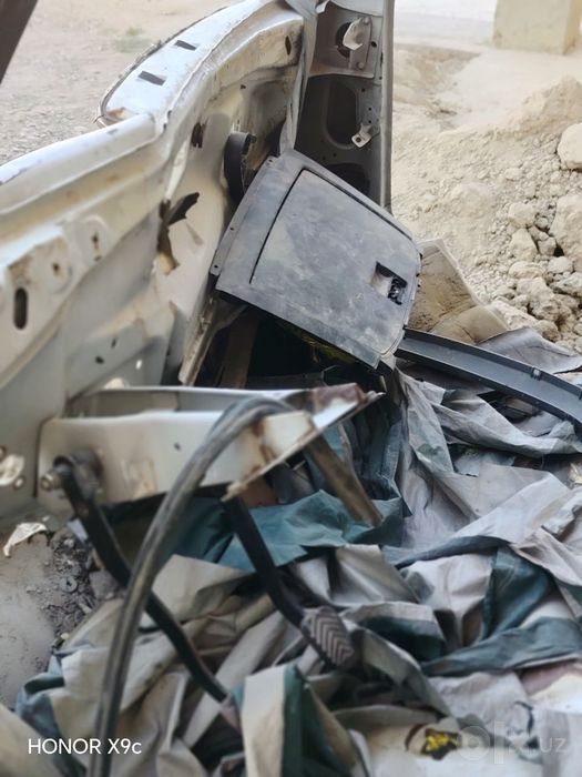 Gazel Biznes kabinasi eshik tarpeda ichki zapchaslari bilan beriladi
