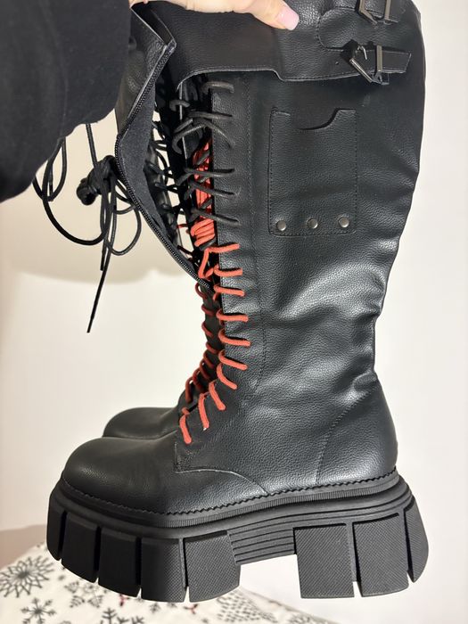 Високи ботуши Bershka