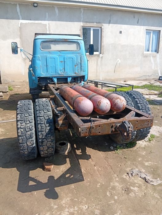 Gaz 53 moshinasi sotiladi