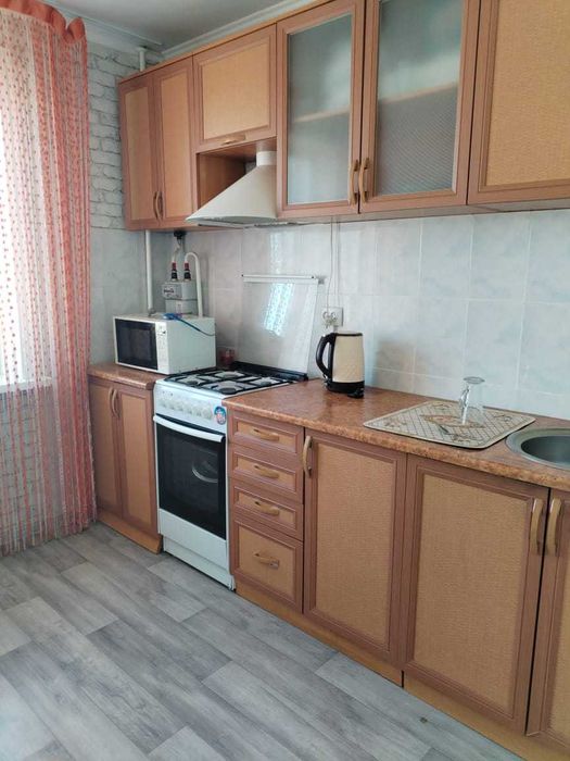 продам 1 ком квартиру в районе 8 школы