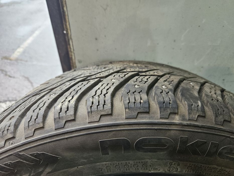 Nokian зимняя 245/45/R18