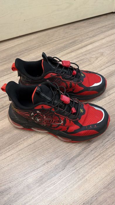 Кроссовки детские